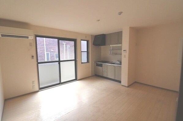 プリムヴェール弐番館の物件内観写真